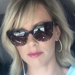 Tory Burch sunglasses. AUTHENTIC